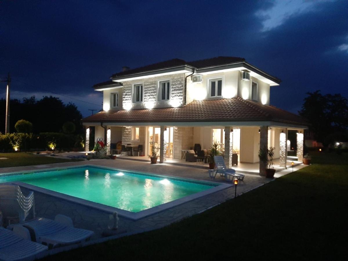Vila Eleonora Beograd Luaran gambar