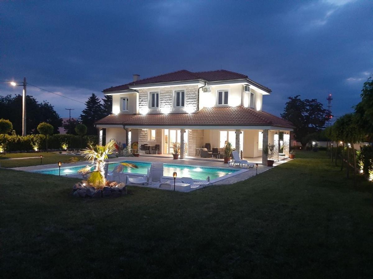 Vila Eleonora Beograd Luaran gambar